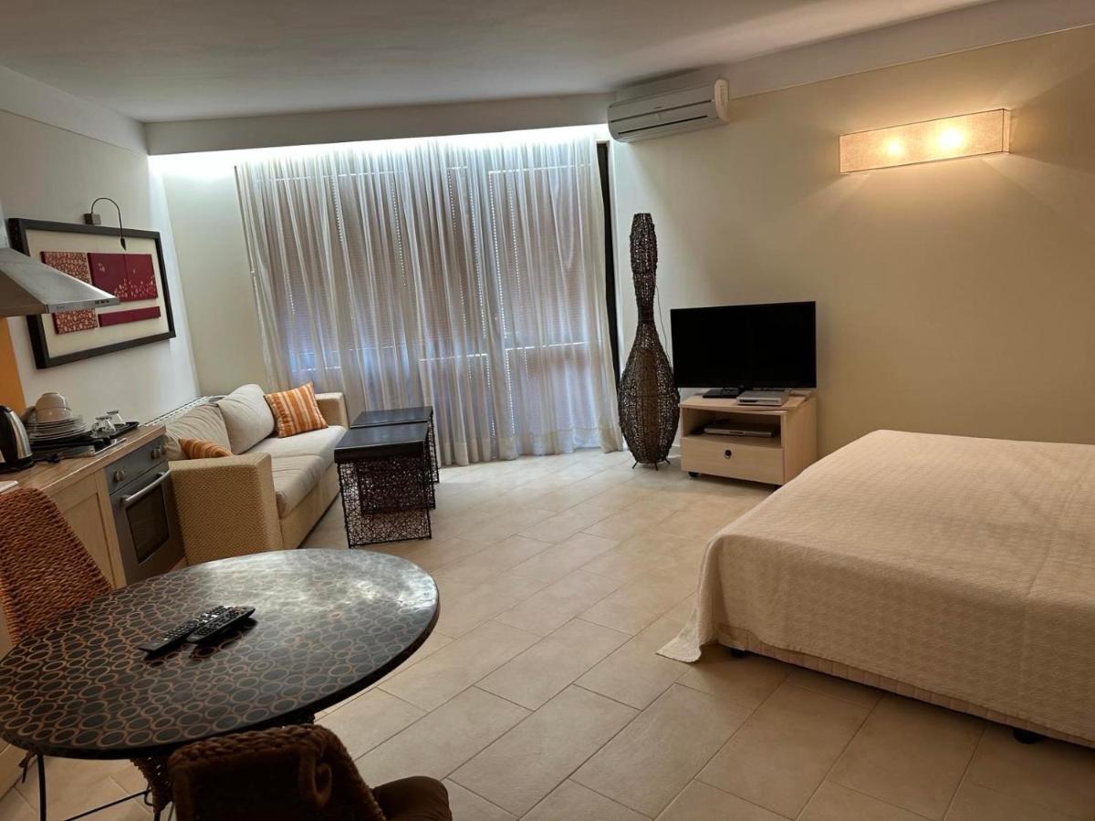 Oazis Vip Club Aparthotel Napospart Kültér fotó