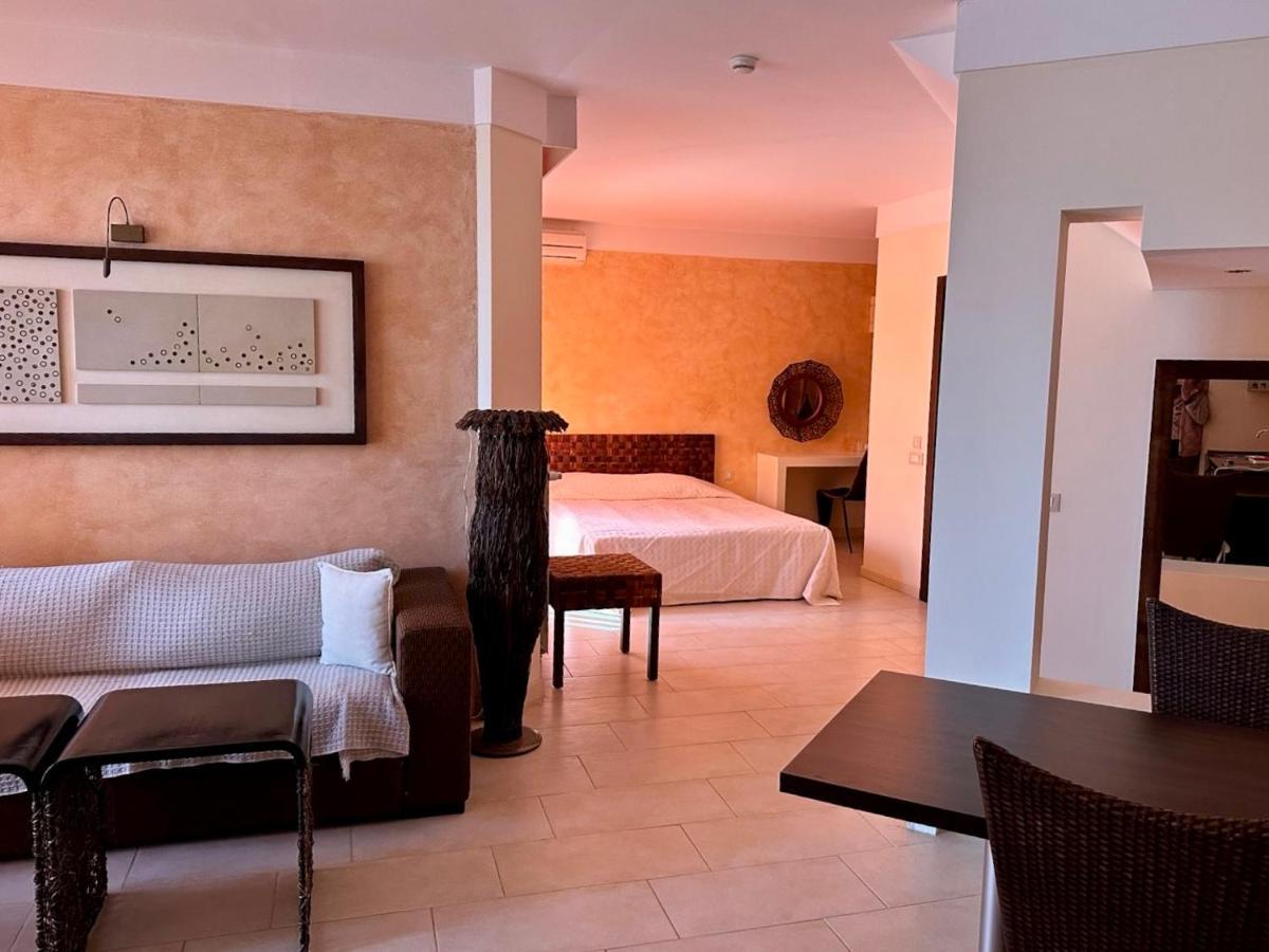 Oazis Vip Club Aparthotel Napospart Kültér fotó