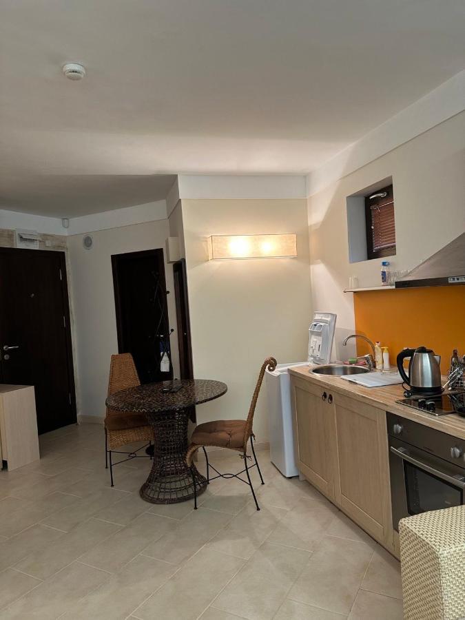 Oazis Vip Club Aparthotel Napospart Kültér fotó