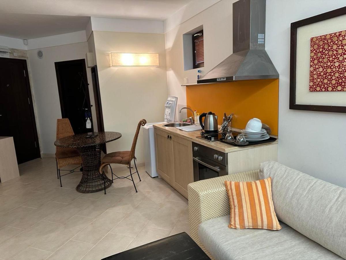 Oazis Vip Club Aparthotel Napospart Kültér fotó