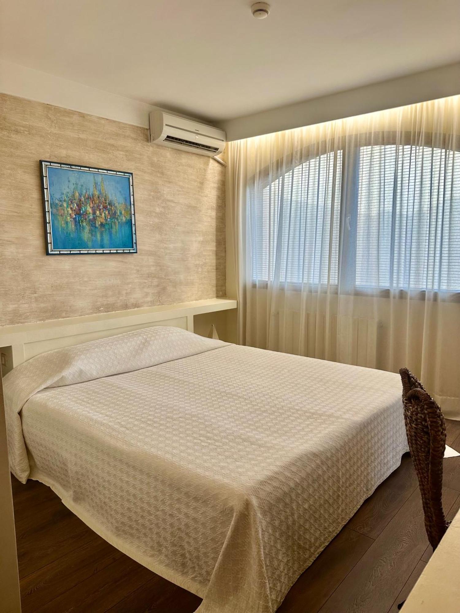 Oazis Vip Club Aparthotel Napospart Kültér fotó